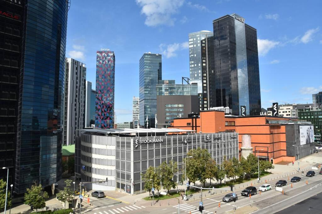 Kahe Magamistoaga Ja Suure Elutoaga 3-Toaline Korter Vaatega Tallinna Aerikeskusele Exterior photo