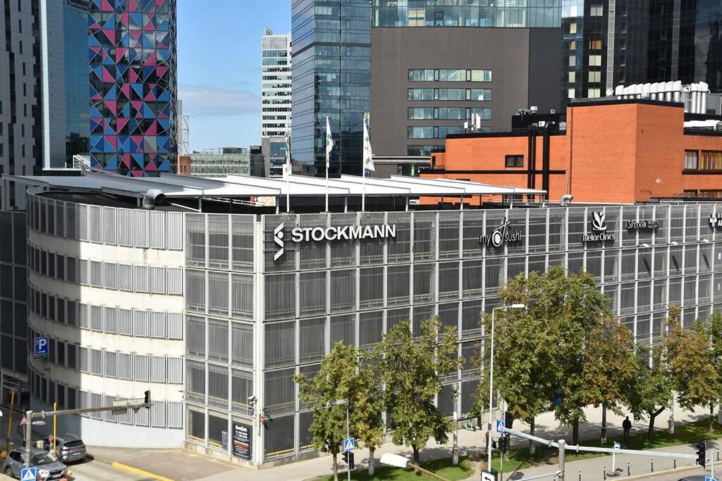 Kahe Magamistoaga Ja Suure Elutoaga 3-Toaline Korter Vaatega Tallinna Aerikeskusele Exterior photo